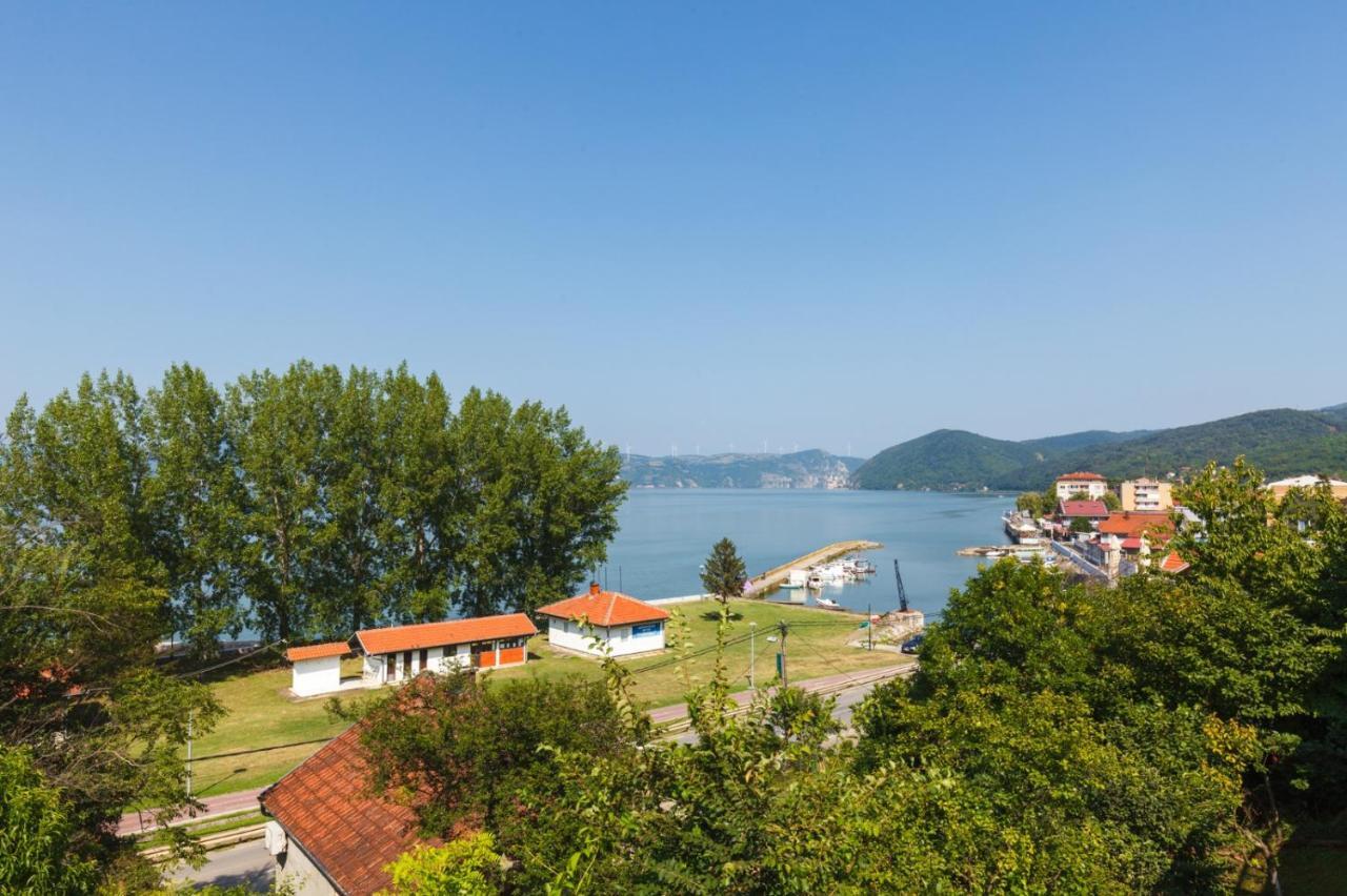 Apartmani Porto Golubăţ Exterior foto