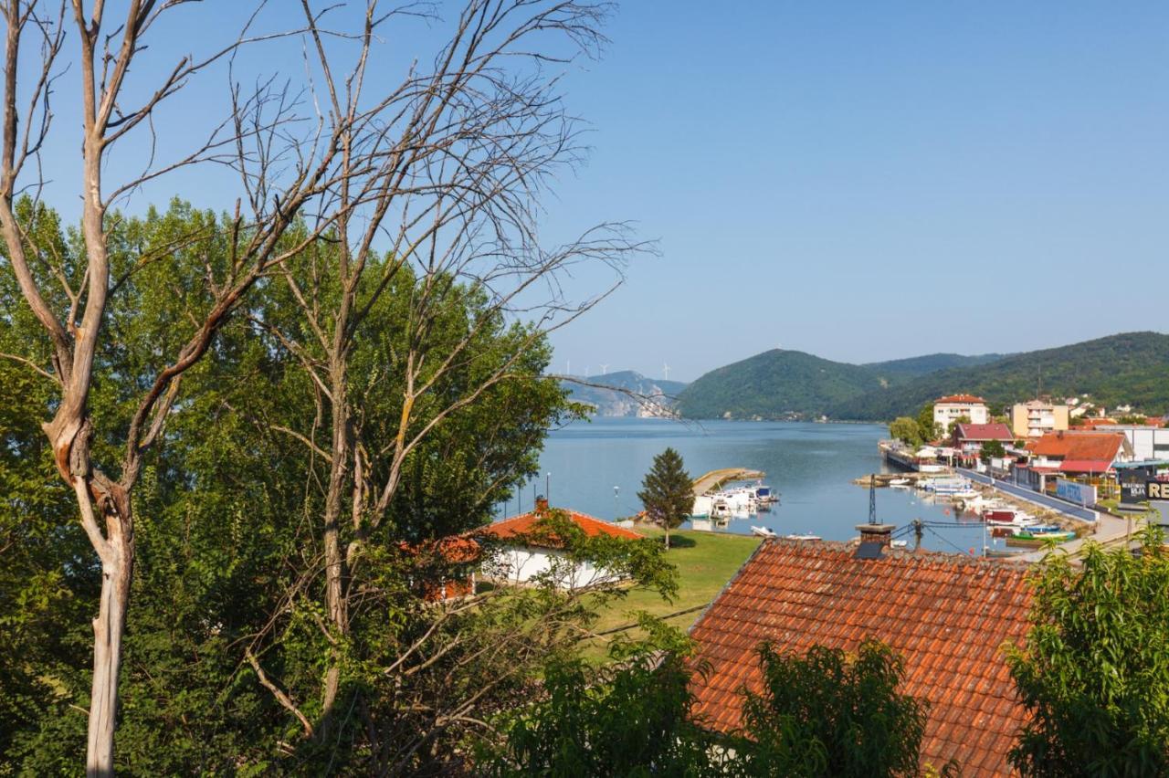 Apartmani Porto Golubăţ Exterior foto